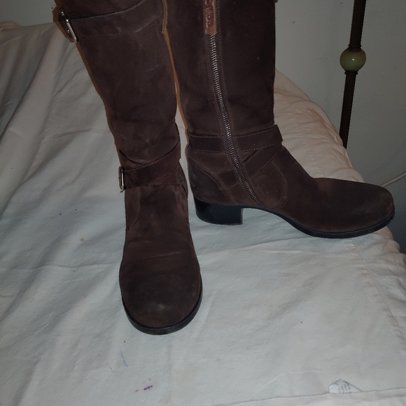 Woman's Suede Boots - Picture 3 of 11